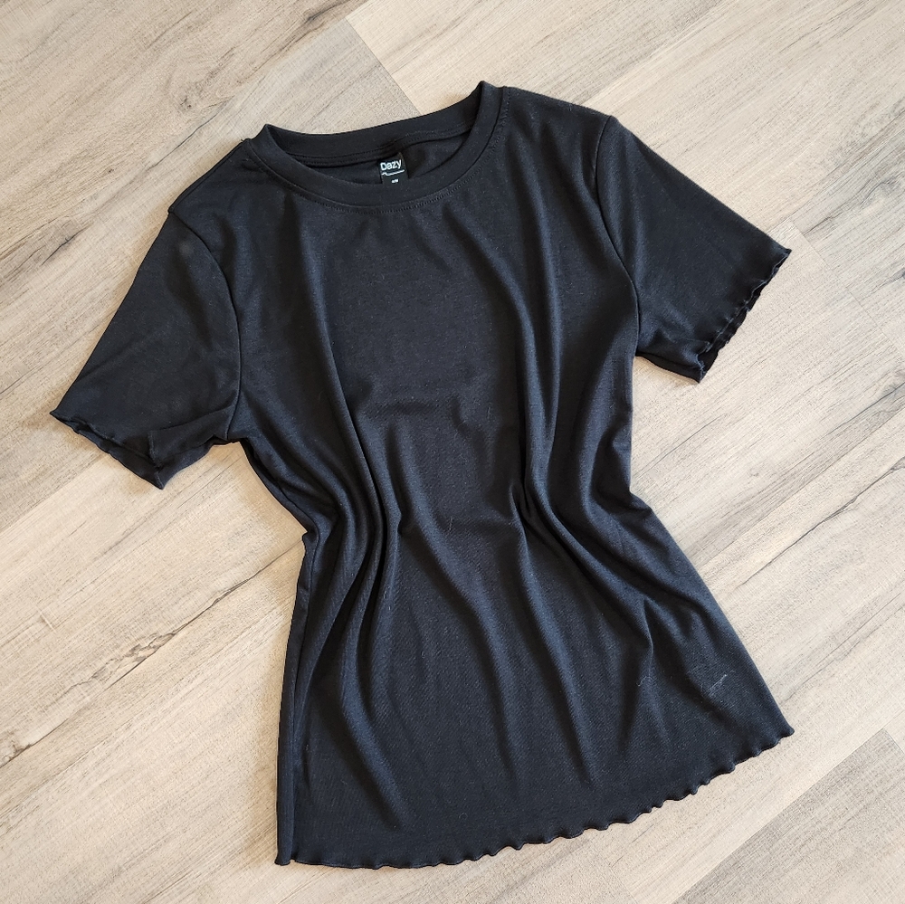 Black Tee